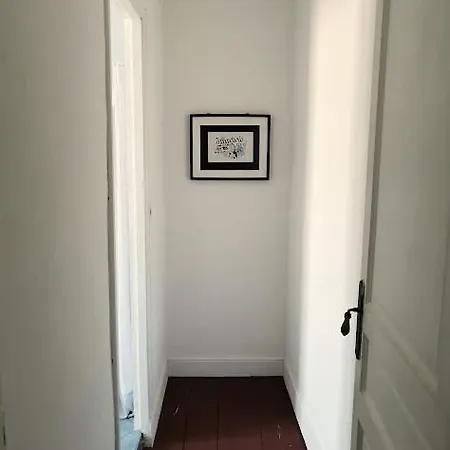 Maison Pour 2 Personnes En Coeur De Bourg *