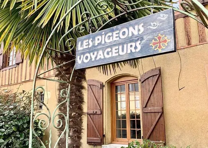 Maison Pour 2 Personnes En Coeur De Bourg *